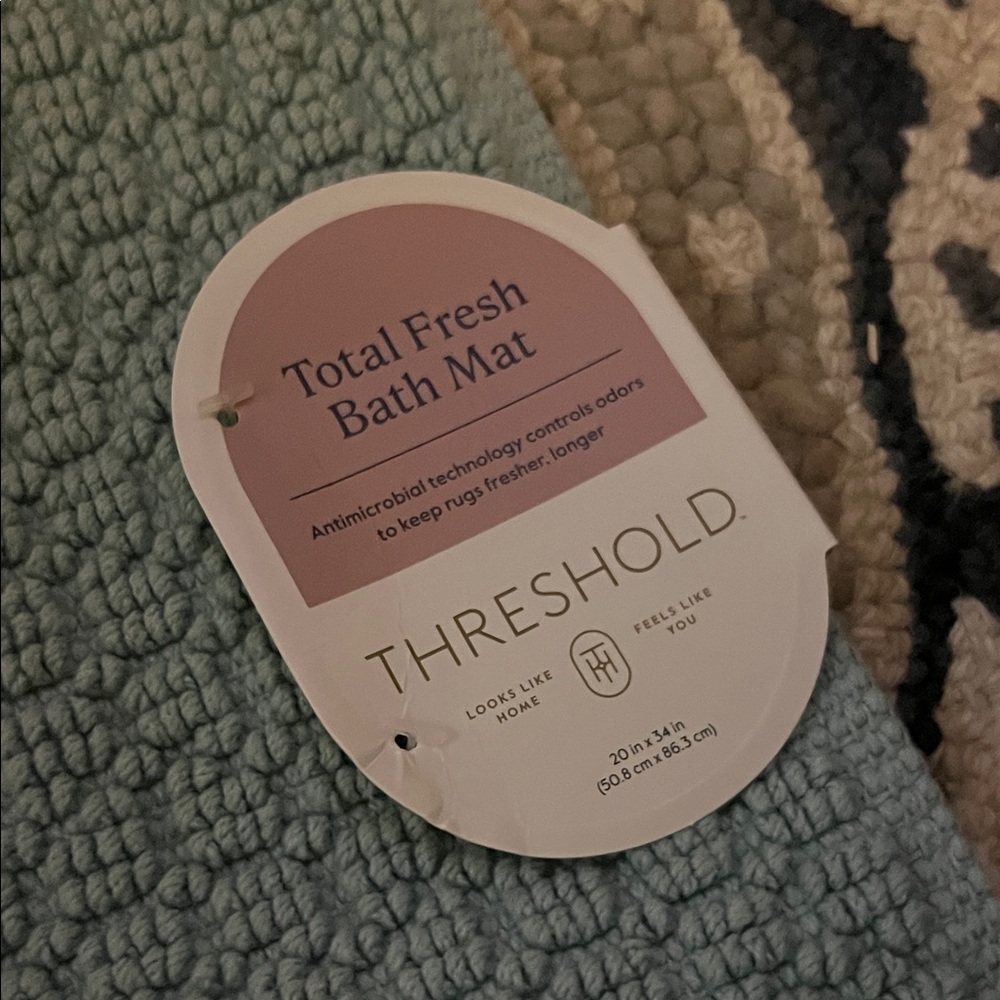 Threshold Aqua Bath Mat - Picture 2 of 6